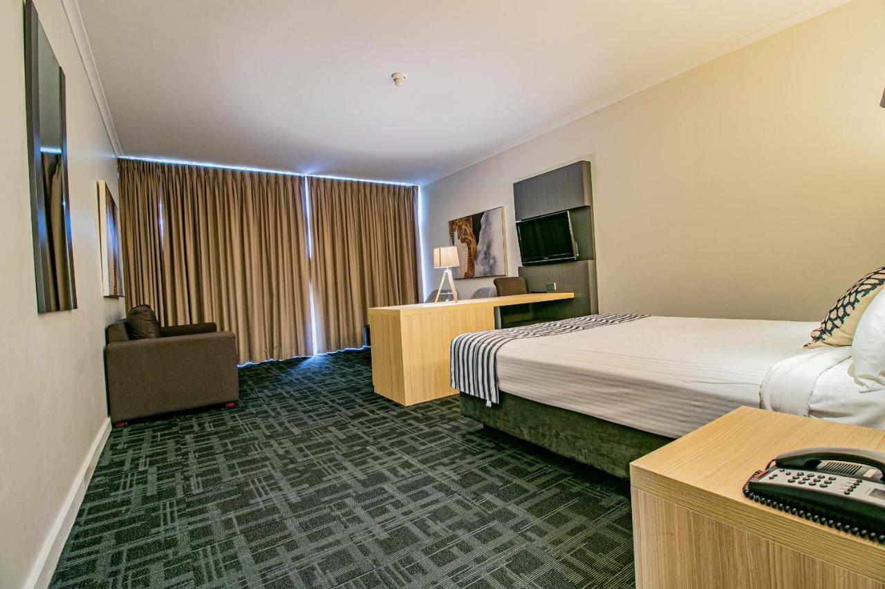 Absolute Beachfront Opal Cove Resort Korora Bagian luar foto