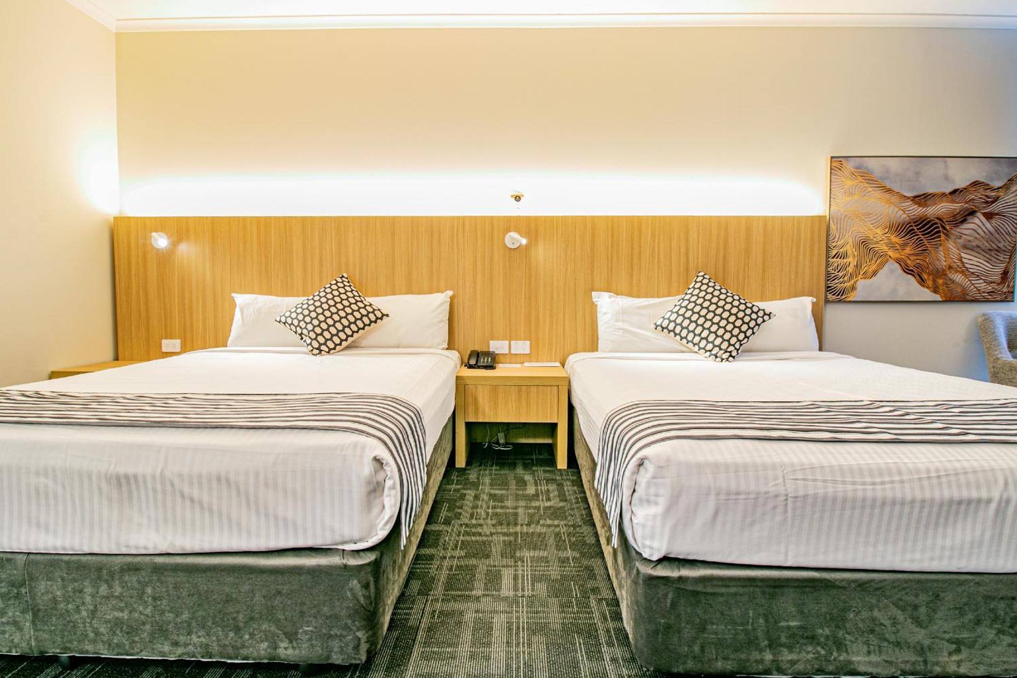 Absolute Beachfront Opal Cove Resort Korora Bagian luar foto