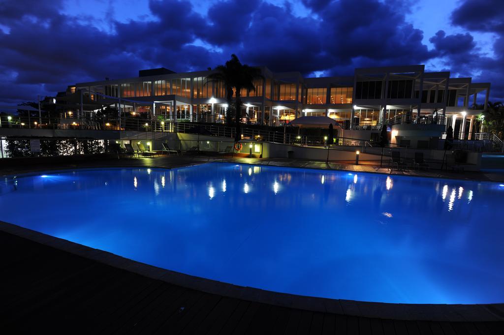 Absolute Beachfront Opal Cove Resort Korora Bagian luar foto